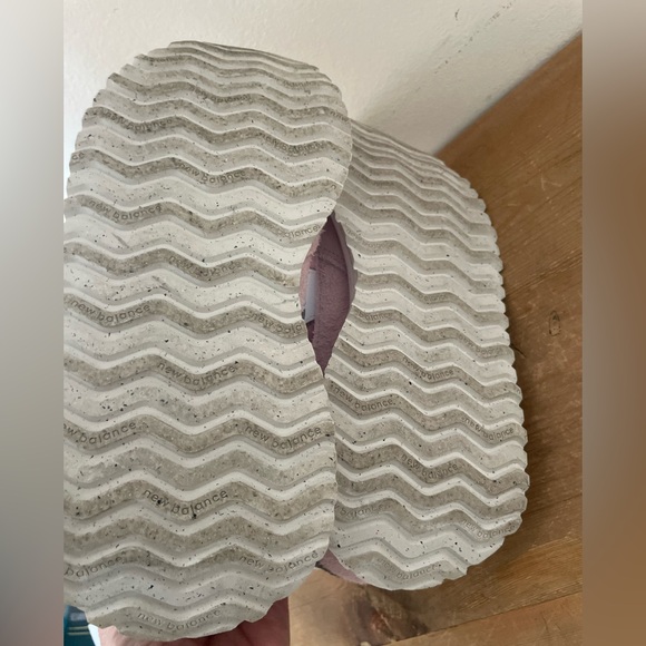 New Balance Women's 237 Pink and White Sneakers 7 - Picture 7 of 9